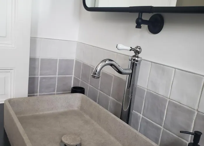 L'estampe 別荘 オーヴェル・シュル・オワーズ